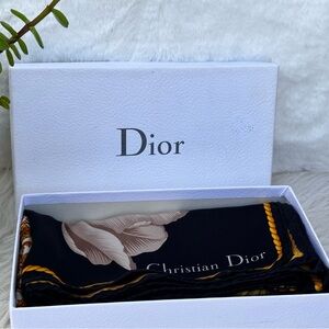 🎈🎈SOLD🎈🎈Christian Dior Scarf